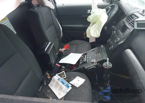 2016 Ford Police Interceptor z USA, uszkodzony, nr VIN 1FM5K8AR4GGD30524